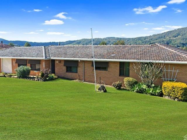 Generous 4 bed, 2 Bath Family Home with Views, Pool and Workshop