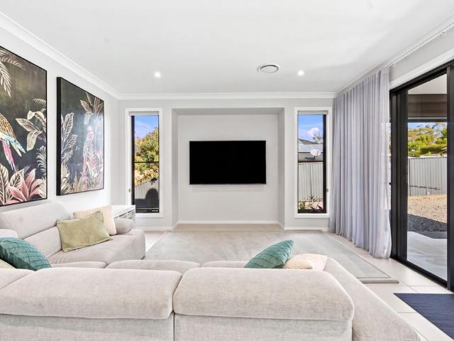 GENEROUS 4 BEDROOM HOME, WITH ALL THE EXTRAS