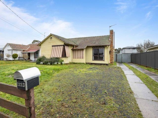 Generous 698sqm Allotment with Exciting Future Potential