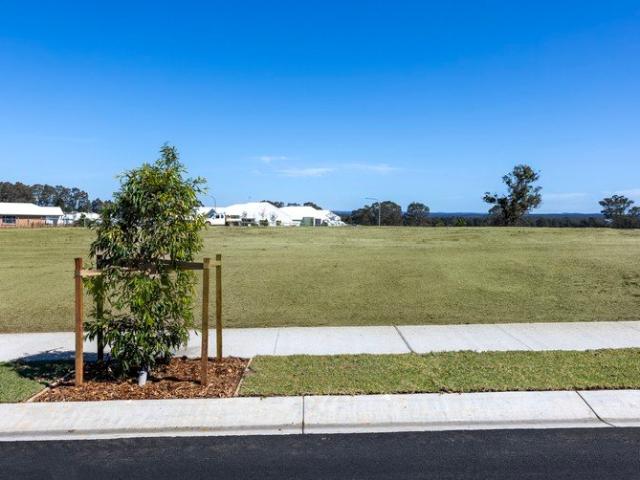 Generous 732sqm Allotment