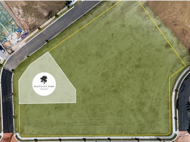 Generous 806m² Allotment with Mountain Views