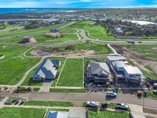 Generous 813m² Allotment with Reserve Outlook