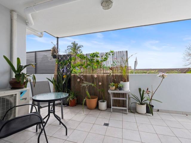 Generous 115sqm apartment with sunny east facing balcony