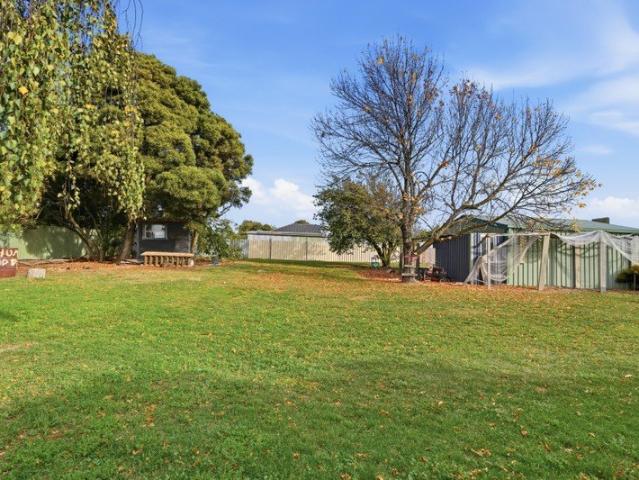 Generous 1280sqm approx. land offering privacy, space and development potential in historic Longford
