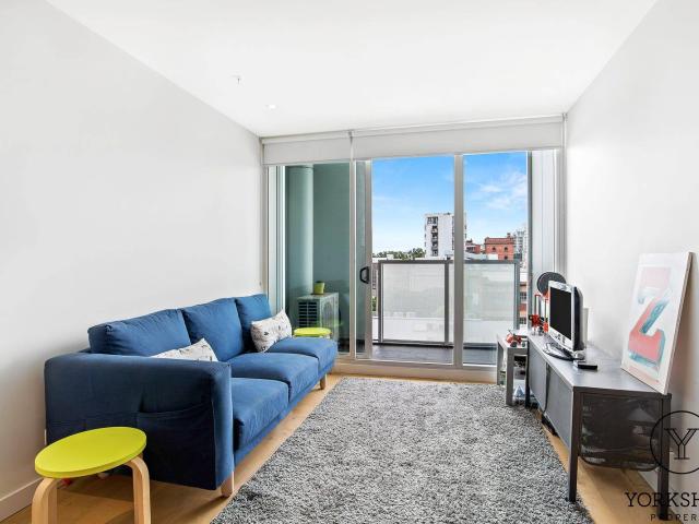 Generous 1 Bedroom Apartment