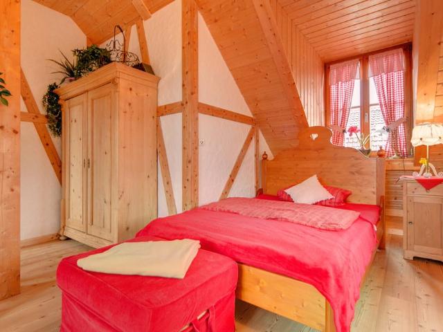 Generous 1 room apartment in country house style