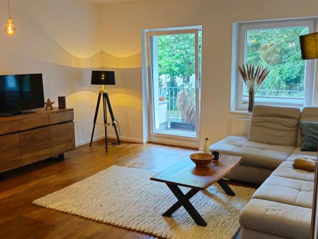 Generous 2.5 rooms ✓ 74sqm ✓ large, lovely, modern ✓ in the best quarter Suedstadt ✓ most central ✓ quiet ✓ park view ✓ separate study ✓, Koln Amsterdam Apartments for Rent