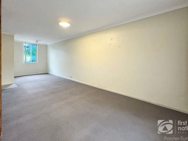 Generous 3 Bedroom Townhouse in Prime Location
