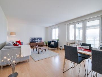 Generous 3 room apartment in a family friendly neighborhood!