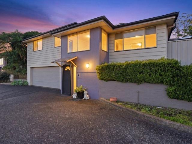 Generous Townhouse with Leafy Valley Views