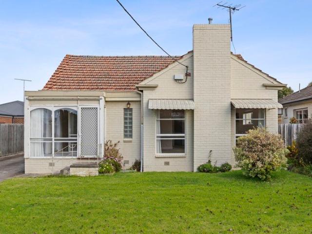 GENEROUS TWO BEDROOM, TWO LIVING HOME!