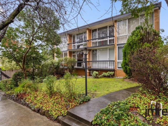 Generous Two Bedroom Apartment & Perfectly Positioned