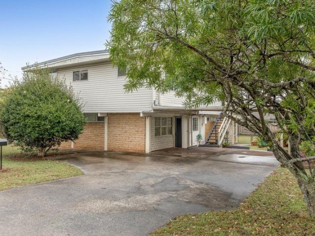 Generous Two Storey Home in a Handy Kearneys Spring Position