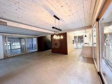 GENEROUS WITH MODERN ACCENTS