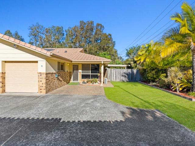Generous Yard Space in a Sought After Over 50s Lifestyle Village
