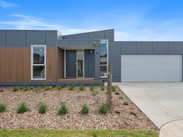 Generous and modern three bedroom home