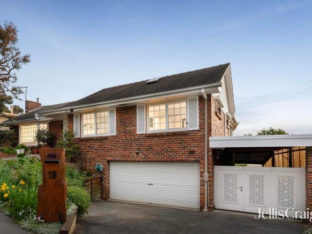 Generous and versatile family layout in enchanting garden surrounds