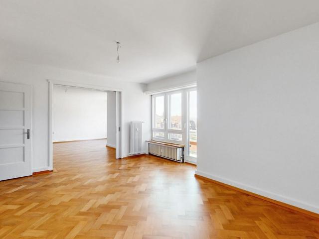 Generous apartment in a central location
