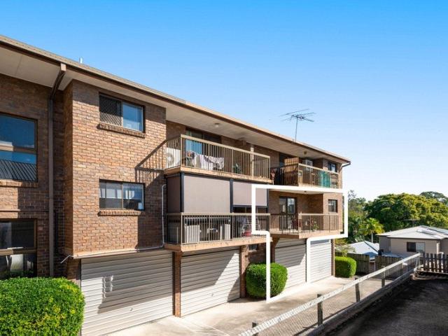 Generous apartment living + timeless character just moments from Stones Corner