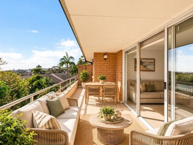 Generous Coastal Apartment with Elevated Ocean Views and Exceptional Potential