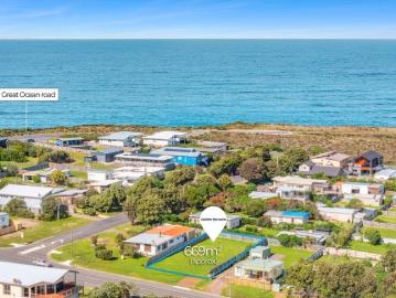 Generous coastal block in the heart of Port Campbell