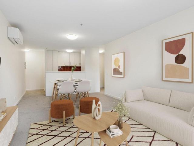 Generous courtyard living in a central Essendon setting