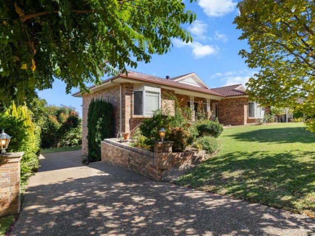 GENEROUS EAST TAMWORTH LIVING WITH THE ULTIMATE WORKSHOP