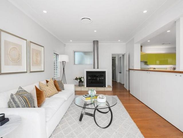 GENEROUS ENTERTAINER IN TRANQUIL SETTING