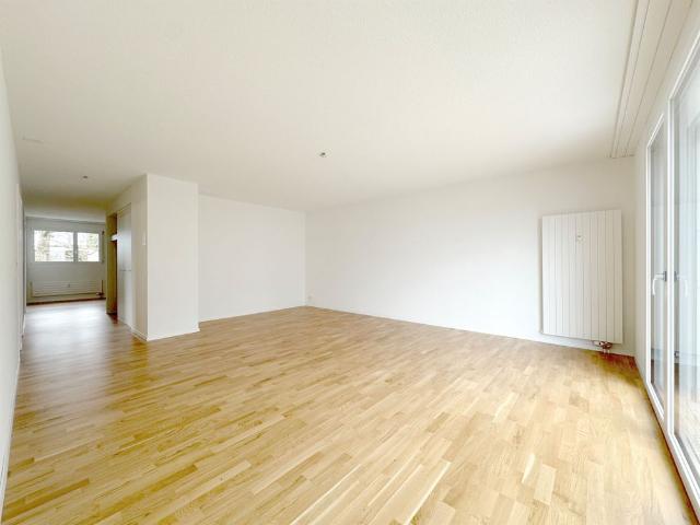 Spacious family apartment in a green environment