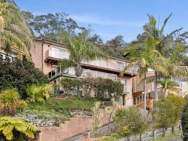 Generous Family Entertainer Deceased Estate Will Be Sold