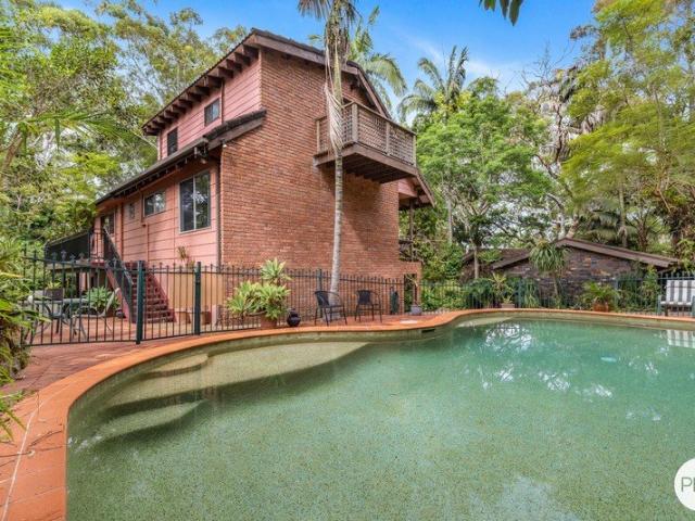 GENEROUS FAMILY HOME WITH SELF CONTAINED RETREAT AND POOL