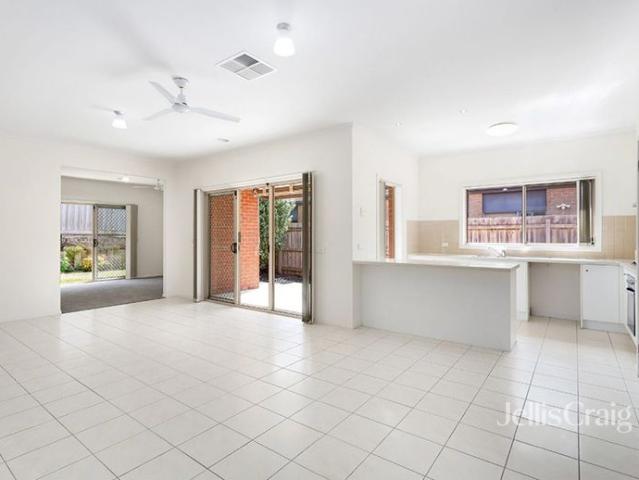 Generous Family Home Close to Everything