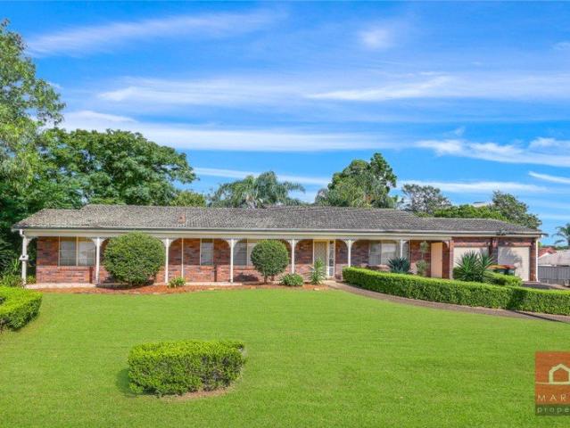 Generous Family Home Offering Space, Comfort & Convenience!