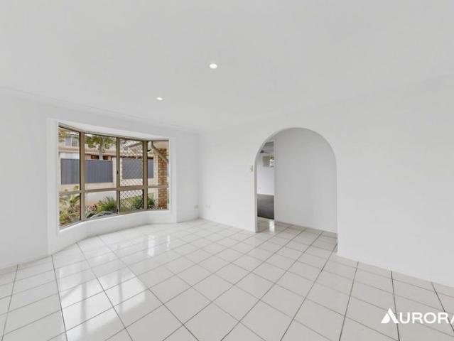 GENEROUS FAMILY HOME OFFERING SPACE, COMFORT & LIFESTYLE !