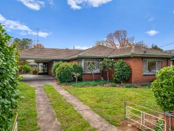 Generous Family Living in a Convenient Euroa Location