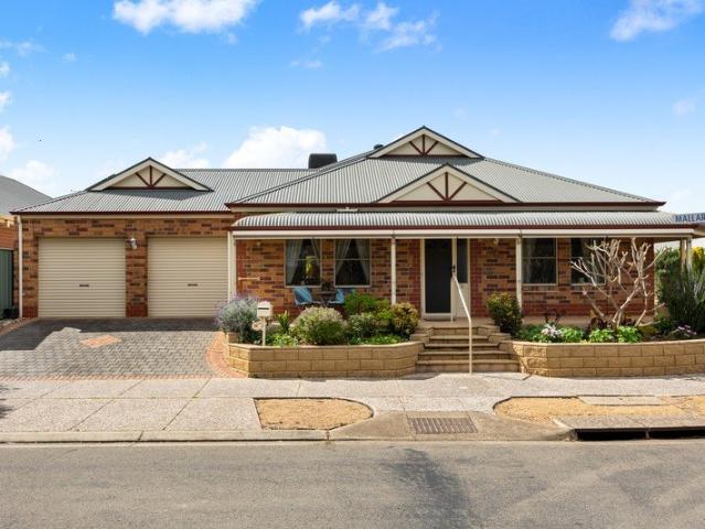 Generous Family Living in a Sought After Mawson Lakes Location