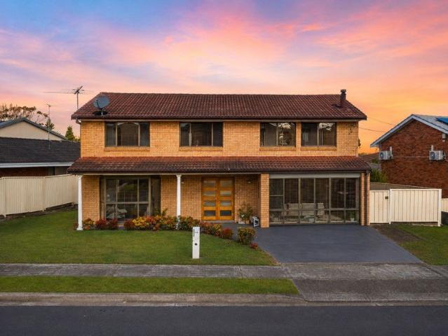 Generous Family Living in a Quiet Cul de Sac with Poolside Entertaining