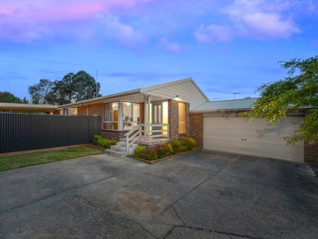 Generous Family Living in Prime Alfredton Locale