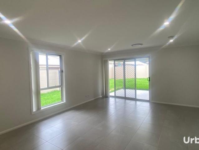 Generous Family Living in the Heart of Huntlee!