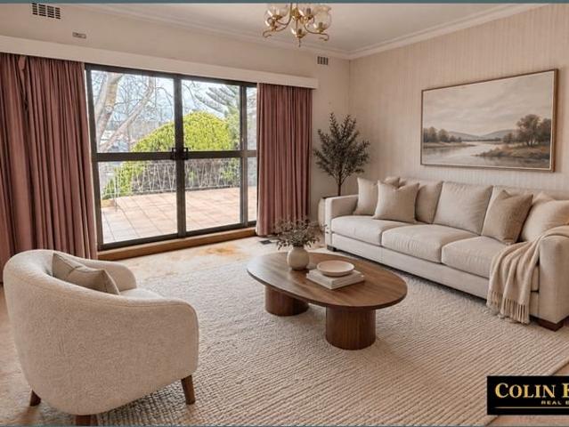 Generous Family Living with Expansive Gardens