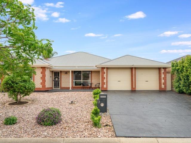 Generous Family Living with Impressive Outdoor Entertaining!