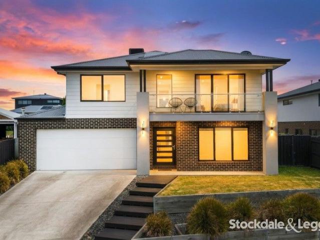 Generous Family Living with Unmatched Views