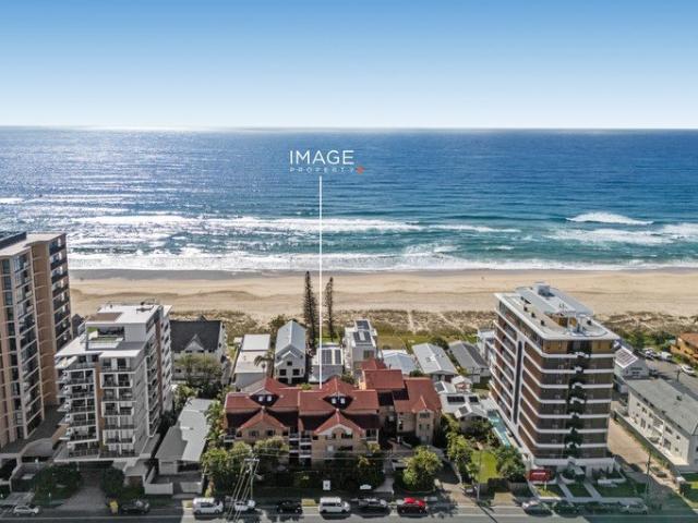 Generous floorplan, ocean views, low maintenance!