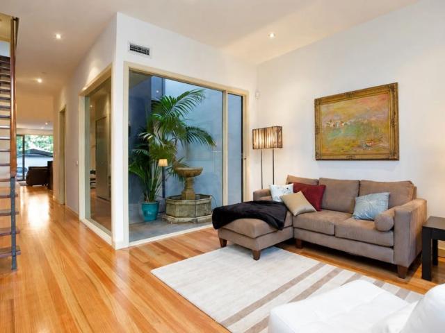 Generous Inner City Living with Parklands Close By