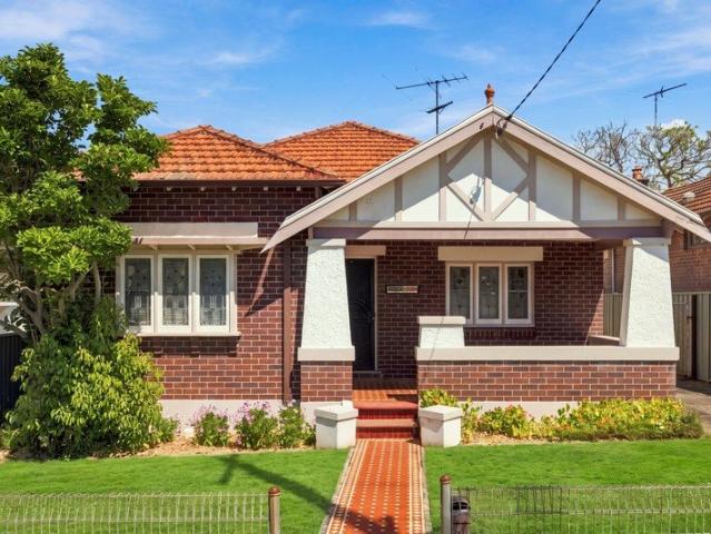 Generous Land, Original Charm and Plenty of Opportunity