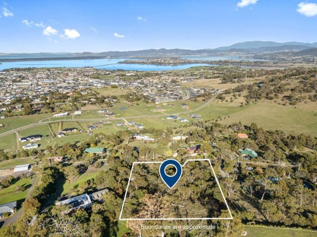 Generous Land Area in the Heart of Sorell