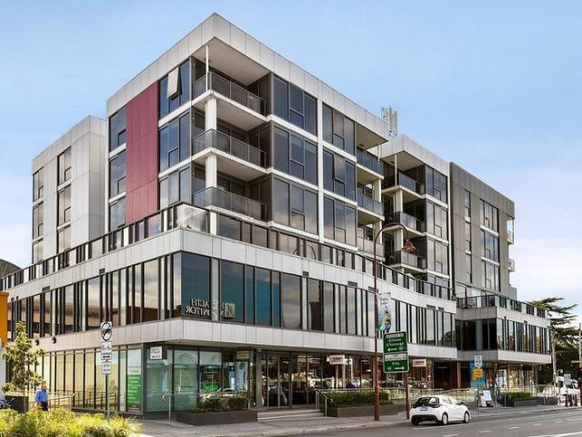 Generous living in Heidelberg's most connected pocket