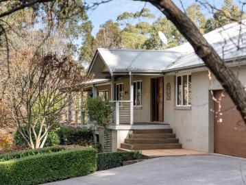 Generous Master Built Residence 27 Acres in Bundanoon