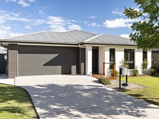 GENEROUS PROPORTIONS, MODERN APPEAL!