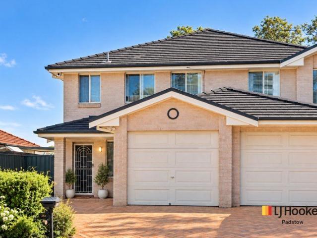 Generous Proportions, Multiple Living Zones & Family Friendly Yard 10 Min Walk to Padstow Station